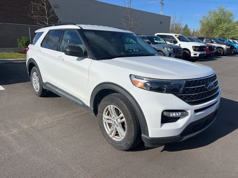 Used 2020 Ford Explorer XLT w/ Equipment Group 202A AWD/4WD image 3