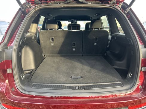Used 2025 Jeep Grand Cherokee Altitude image 9