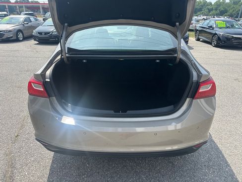 Used 2023 Chevrolet Malibu LT w/ Driver Confidence Package FWD image 10