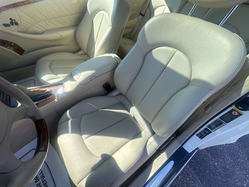 Used 2004 Mercedes-Benz CLK 320 image 24