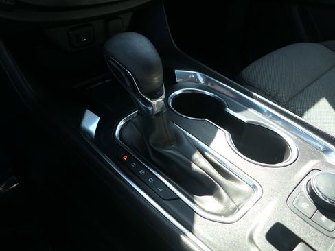 Used 2023 Chevrolet Traverse LT image 19