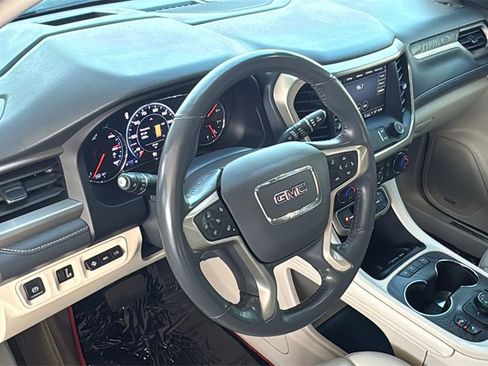 Used 2021 GMC Acadia Denali w/ Denali Technology Package image 22