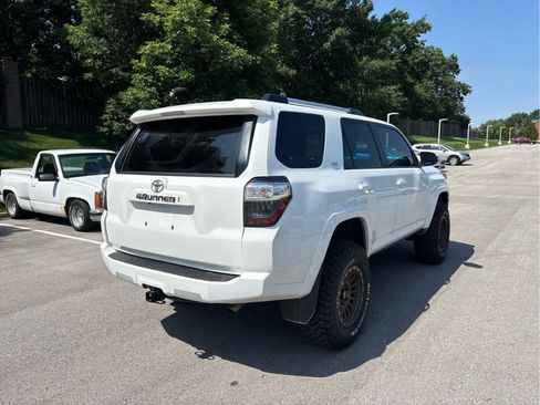 Used 2024 Toyota 4Runner SR5 Premium w/ Moonroof Package AWD/4WD image 4