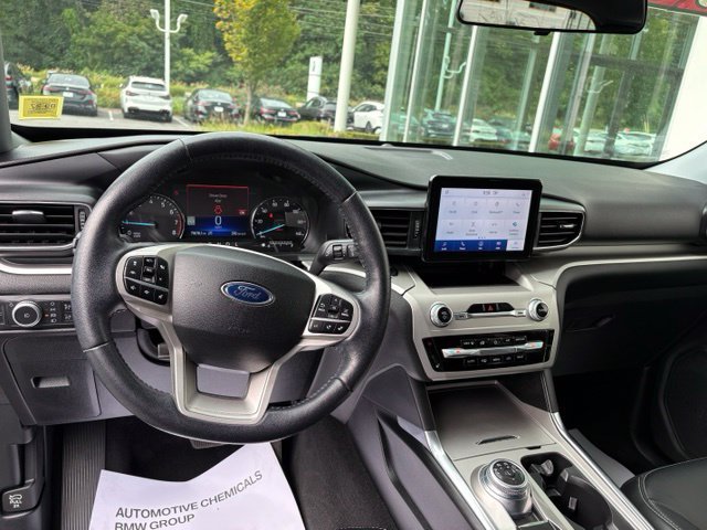 Used 2021 Ford Explorer XLT w/ Equipment Group 202A AWD/4WD image 12