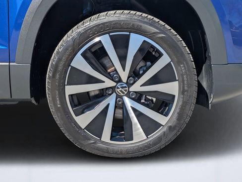 Used 2023 Volkswagen Taos SE image 11