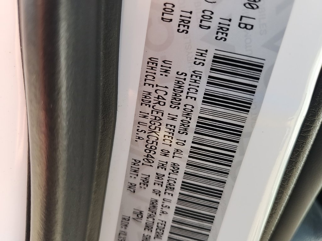 Used 2019 Jeep Grand Cherokee Altitude RWD image 8