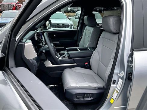New 2026 Toyota Tundra SR5 w/ TRD Off-Road Premium Package AWD/4WD image 9