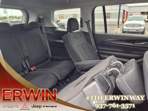 Certified 2023 Jeep Grand Cherokee L Laredo image 15