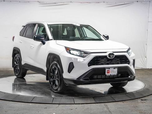Certified 2022 Toyota RAV4 LE FWD image 6