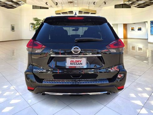 Used 2019 Nissan Rogue SL w/ Premium Package image 6