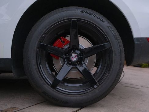 Used 2017 Porsche Macan S image 43