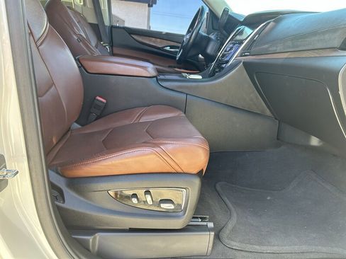 Used 2015 Cadillac Escalade Premium AWD/4WD image 22