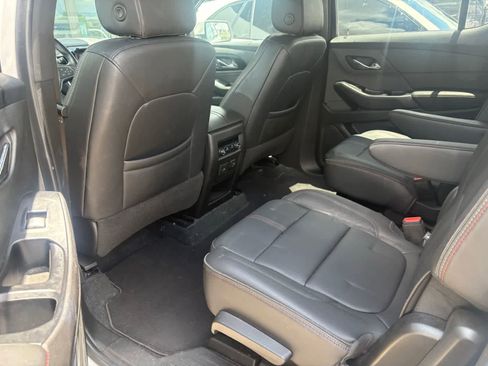 Used 2022 Chevrolet Traverse RS FWD image 8