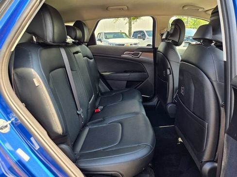 Used 2025 Kia Sportage EX FWD image 17