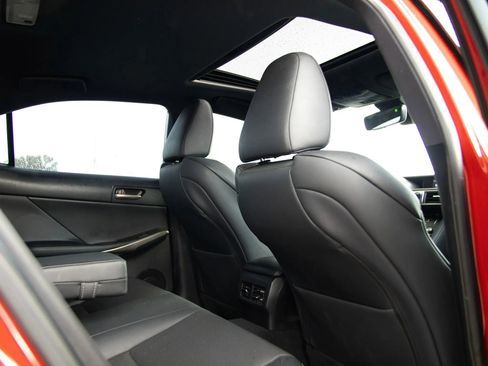 Used 2018 Lexus IS 300 F Sport w/ F Sport Package image 32