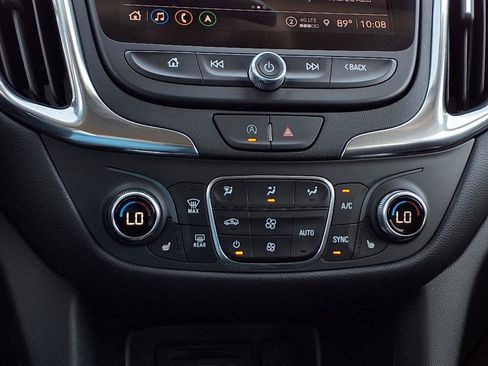 Used 2022 Chevrolet Equinox LT image 16