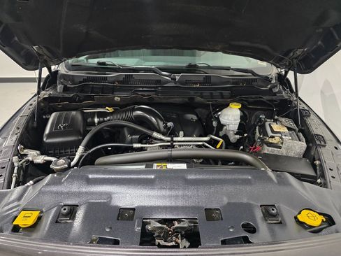 Used 2018 RAM 1500 Express image 11