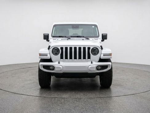 Used 2025 Jeep Wrangler Sahara image 2
