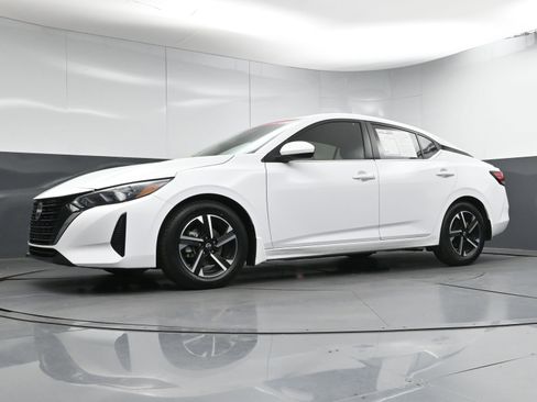 Certified 2024 Nissan Sentra SV image 20