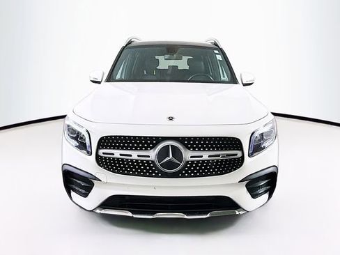 Used 2021 Mercedes-Benz GLB 250 4MATIC image 2