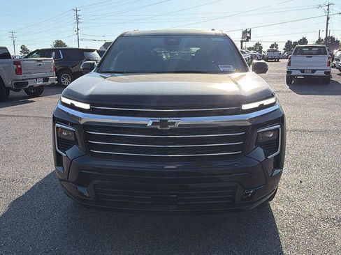 New 2026 Chevrolet Traverse High Country FWD image 2