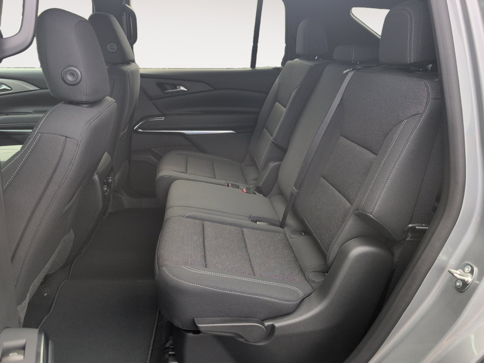 New 2027 Chevrolet Traverse LT w/ Driver Confidence Package AWD/4WD image 13
