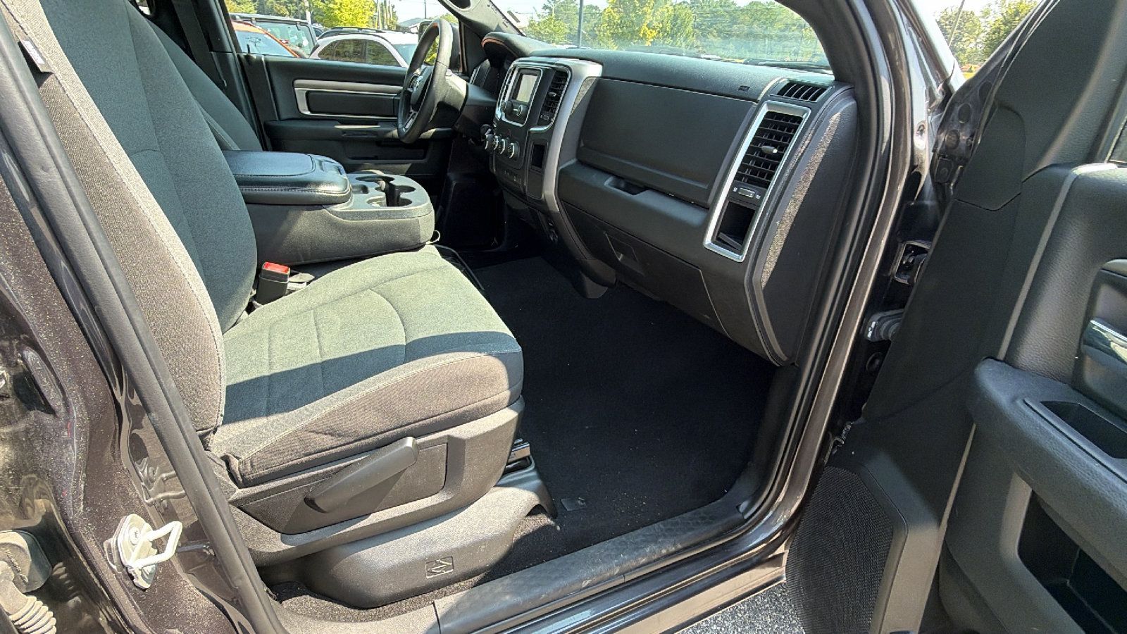 Used 2024 RAM 1500 Warlock AWD/4WD image 19