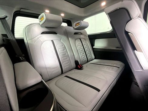 Used 2023 Rivian R1S Adventure AWD/4WD image 28