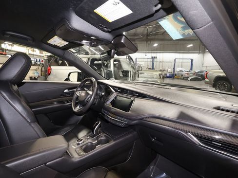 Used 2022 Cadillac XT4 Sport w/ Comfort Package AWD/4WD image 28