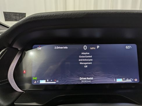 Used 2024 Jeep Grand Cherokee Laredo image 13