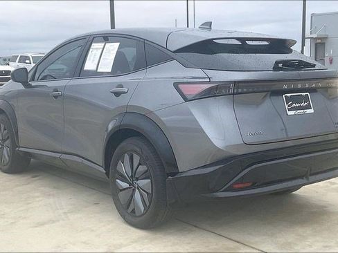 Used 2023 Nissan Ariya AWD image 15