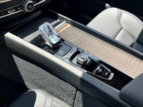 New 2026 Volvo XC60 B5 Core AWD/4WD image 25