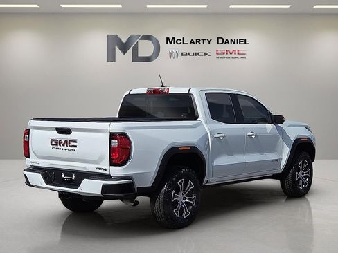 Used 2025 GMC Canyon AT4 AWD/4WD image 5