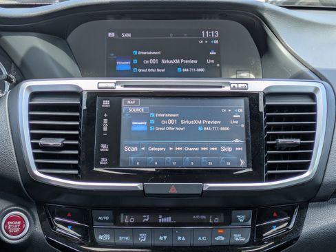 Used 2016 Honda Accord Touring image 14