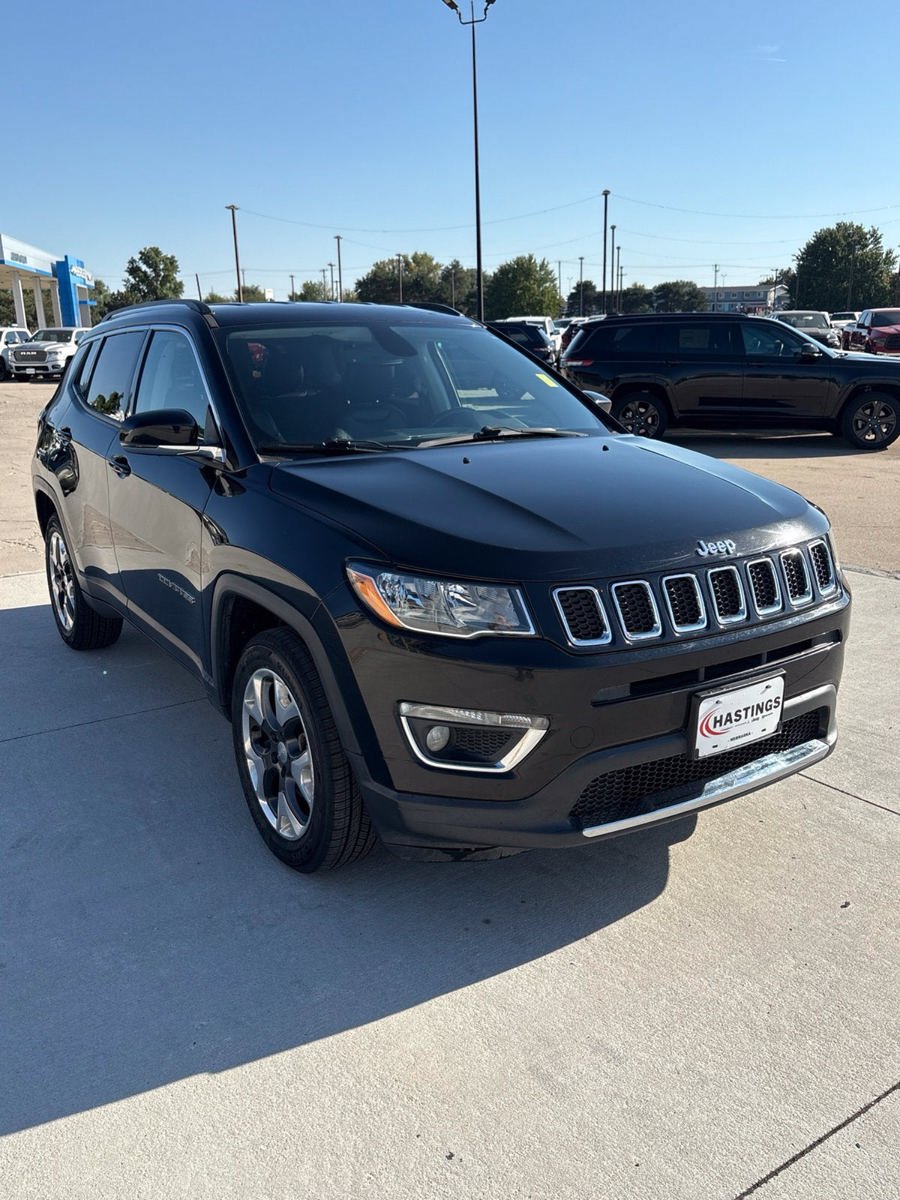 Used 2019 Jeep Compass Limited AWD/4WD image 7