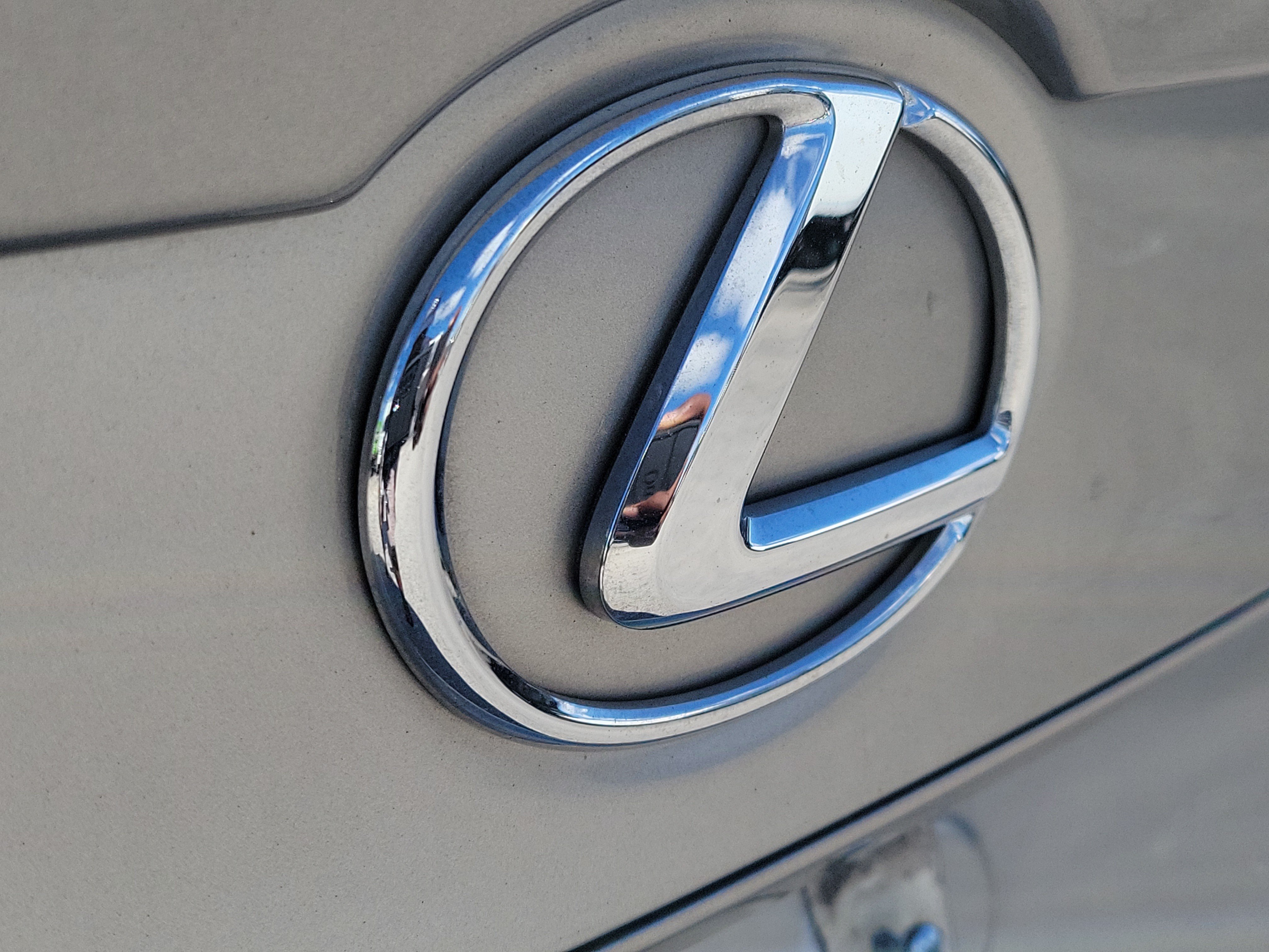 Used 2020 Lexus IS 300 F Sport w/ F Sport Package RWD image 12