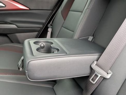 Used 2024 Chevrolet Equinox EV RS FWD image 13