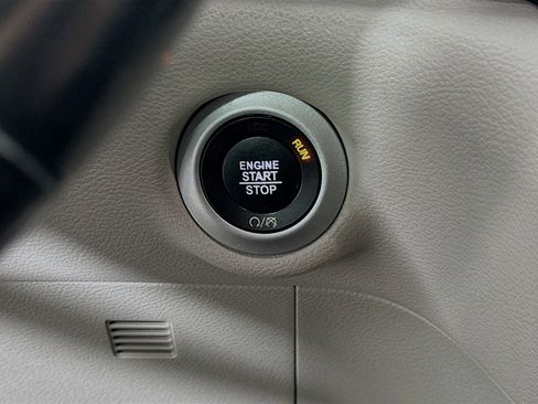 Used 2020 Chrysler Pacifica Touring-L Plus w/ Tire & Wheel Group image 16