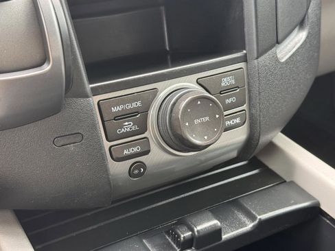 Used 2015 Honda Pilot Touring image 22