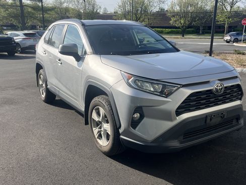 Used 2021 Toyota RAV4 XLE image 2