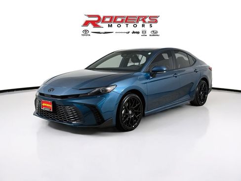 Used 2026 Toyota Camry SE w/ Convenience Package AWD/4WD image 8
