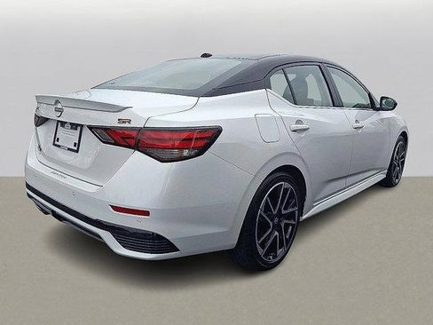 New 2025 Nissan Sentra SR image 3