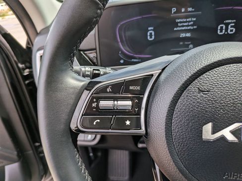 Certified 2025 Kia Seltos S FWD image 28