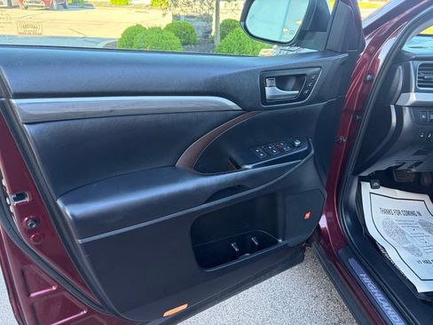 Used 2019 Toyota Highlander Limited Platinum AWD/4WD image 7