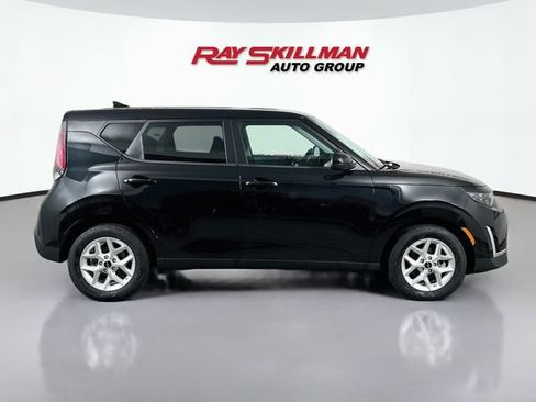Used 2025 Kia Soul LX w/ LX Technology Package FWD image 8