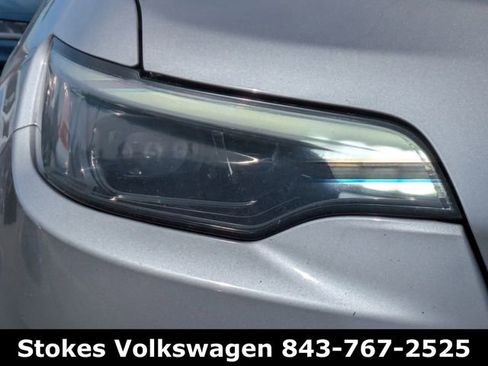 Used 2019 Jeep Cherokee Limited image 11