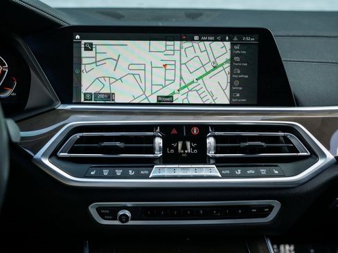 Used 2022 BMW X5 xDrive40i w/ Premium Package image 32