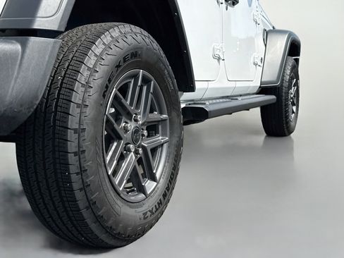 Used 2025 Jeep Wrangler Unlimited Sport AWD/4WD image 9