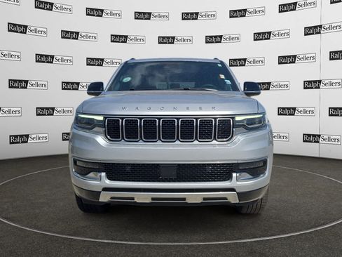 Used 2024 Jeep Wagoneer L Series III w/ Flexible Seating Group image 8