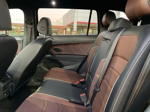 Used 2023 Volkswagen Tiguan SEL R-Line image 11